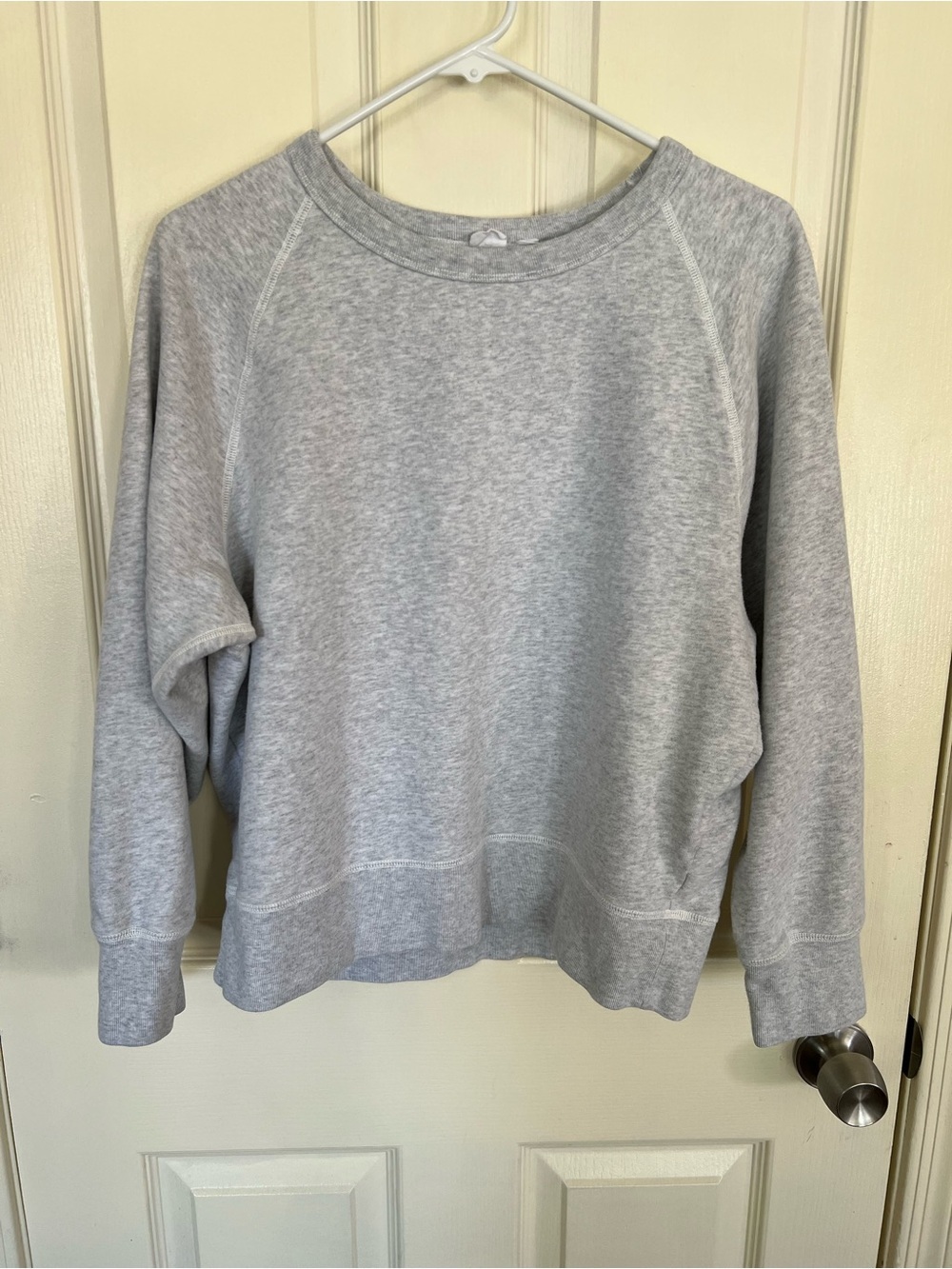 GAP Vintage Soft Light Heather Gray Crewneck Sweatshirt Women’s Medium